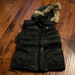 Snozu zip up vest
